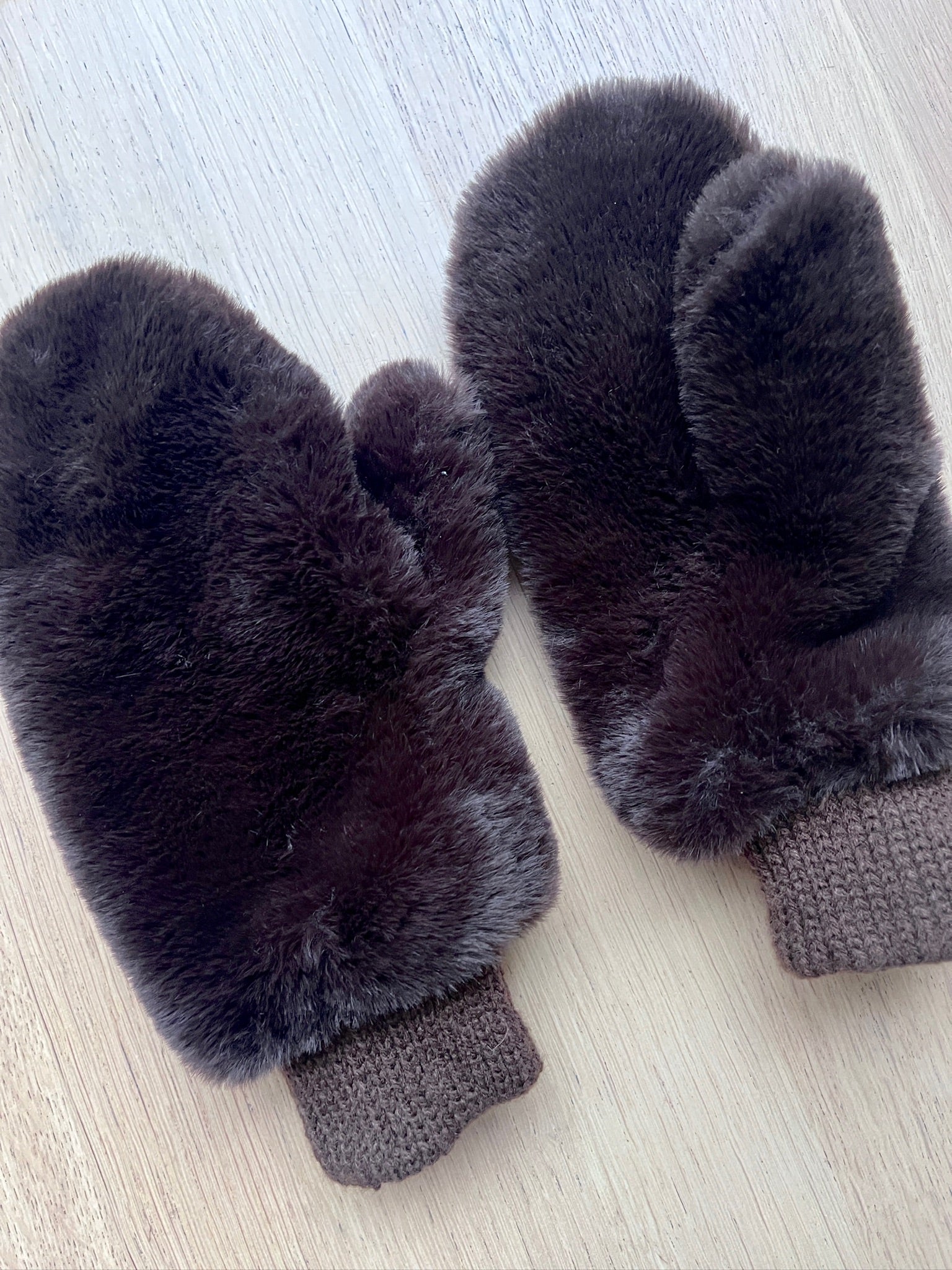 Fluffy wanten - Bruin